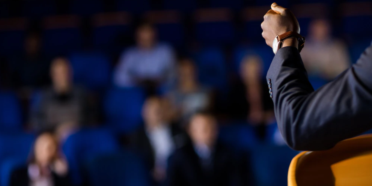 Estrategias discursivas de las campañas electorales de los políticos Estrategias discursivas de las campañas electorales de los políticos